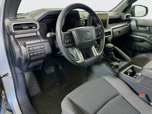 Used 2025 Toyota 4Runner SR5 AWD/4WD image 12
