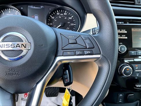 Used 2017 Nissan Rogue S FWD image 25