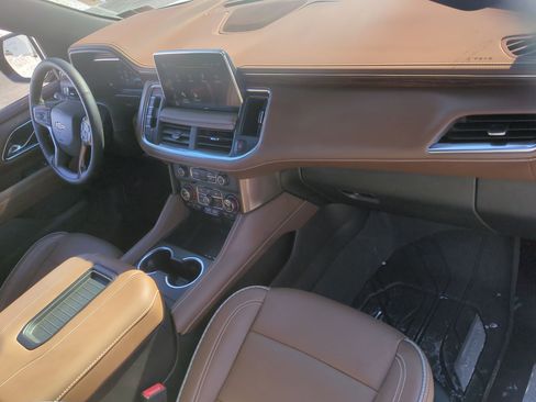 Certified 2024 Chevrolet Suburban High Country image 30