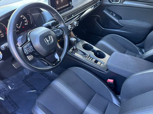 Used 2025 Honda Civic Sport image 4