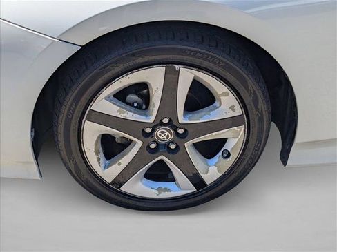 Used 2016 Toyota Prius Three Touring FWD image 22