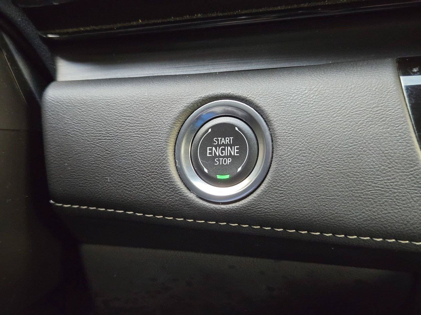 Certified 2024 Cadillac Escalade Premium Luxury w/ Performance Package AWD/4WD image 23