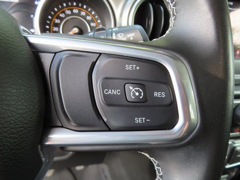 Used 2021 Jeep Wrangler Unlimited Sahara image 23