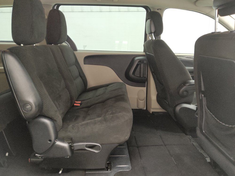 Used 2016 Dodge Grand Caravan American Value Package w/ UConnect Hands-Free Group FWD image 19