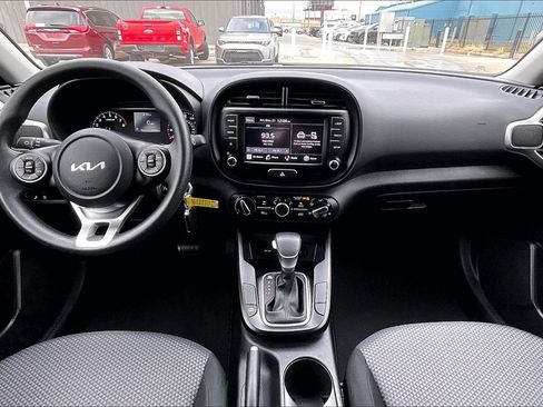 Certified 2022 Kia Soul LX w/ Technology Package image 14