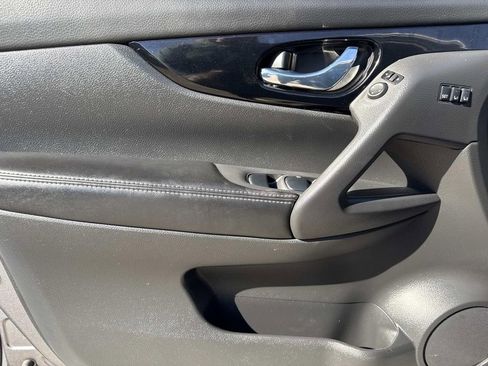 Certified 2022 Nissan Rogue Sport SV w/ Technology Package image 18