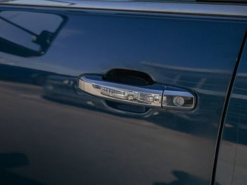 Used 2022 Chevrolet Silverado 3500 High Country image 11