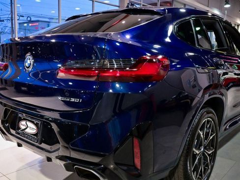 Used 2022 BMW X4 xDrive30i w/ M Sport Package image 13