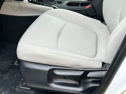 Certified 2024 Toyota Corolla Cross L image 17