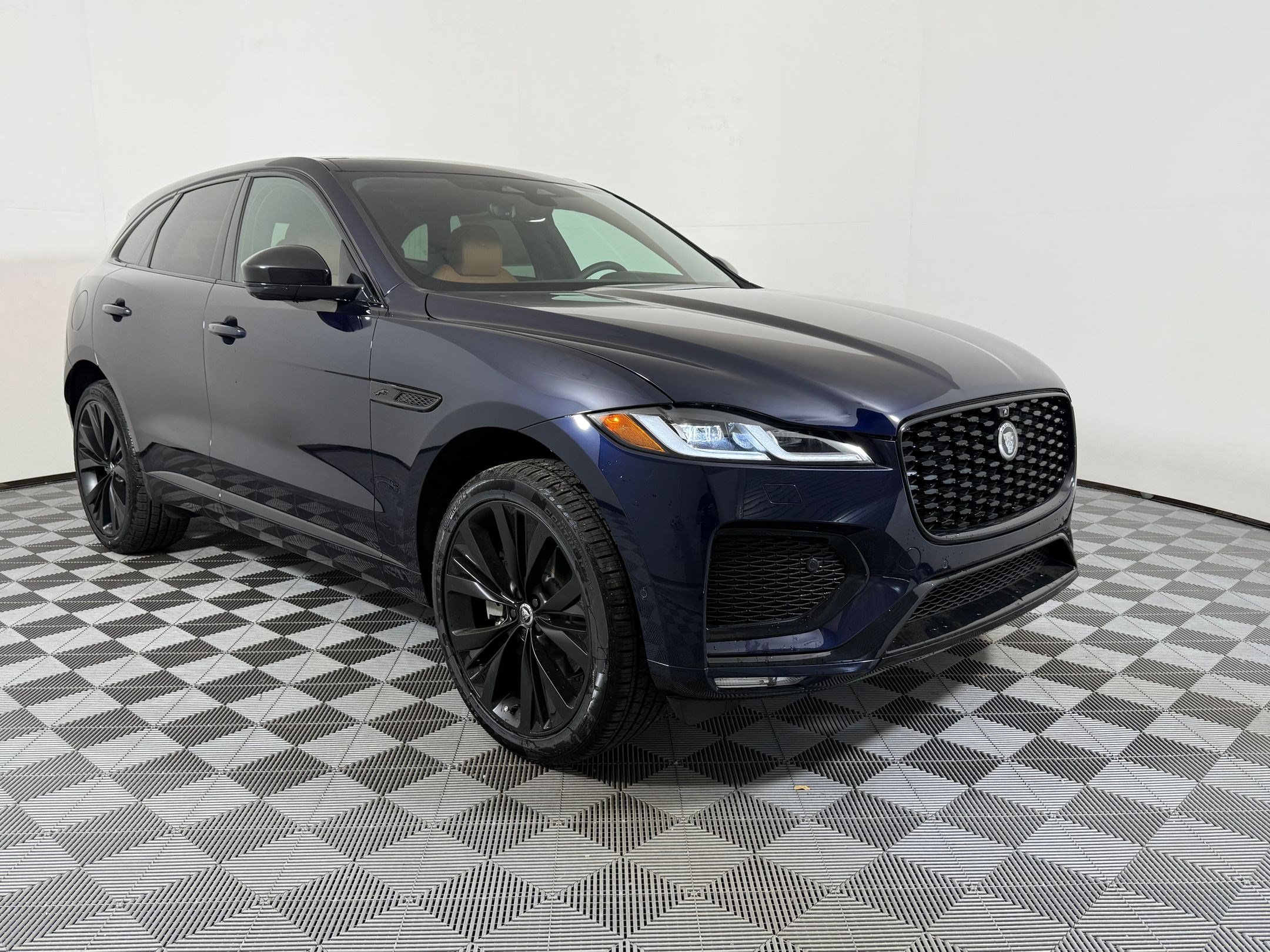 New 2026 Jaguar F-PACE R-Dynamic S AWD/4WD image 8