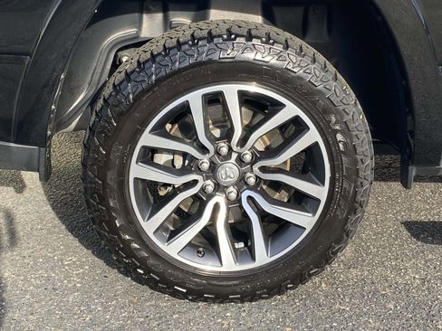 Used 2025 RAM 1500 Limited AWD/4WD image 8
