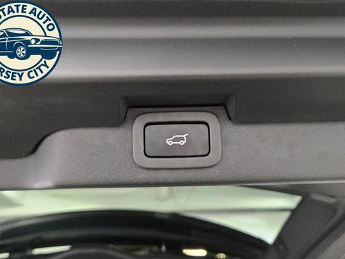 Used 2018 Land Rover Discovery HSE Luxury AWD/4WD image 39