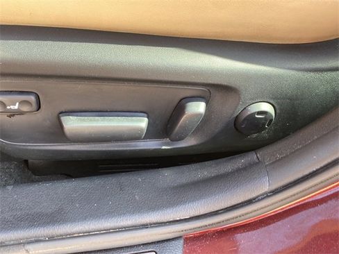 Used 2017 Toyota Avalon Limited image 21