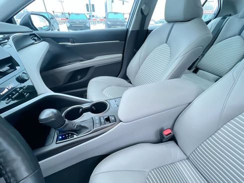 Used 2023 Toyota Camry SE w/ Cold Weather Package image 21