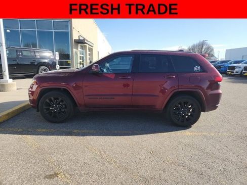 Used 2020 Jeep Grand Cherokee Altitude AWD/4WD image 3
