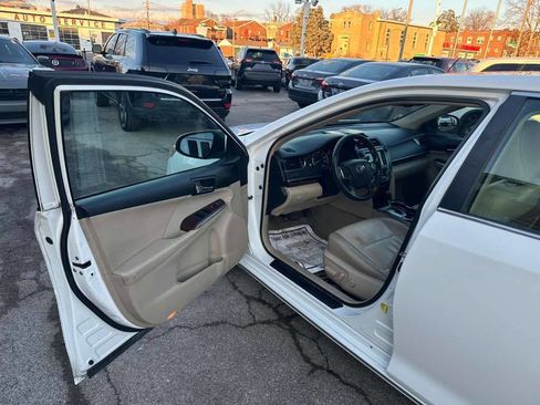 Used 2012 Toyota Camry XLE image 9