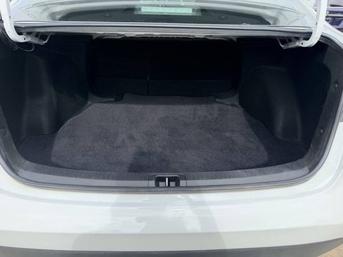 Used 2022 Toyota Corolla LE FWD image 30