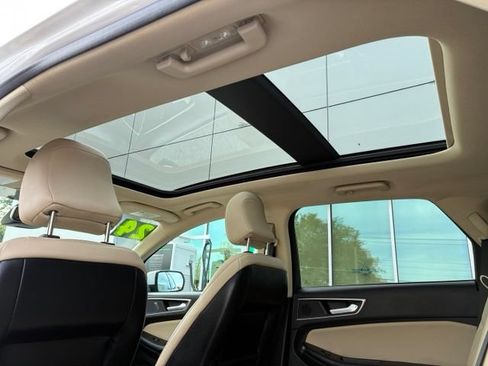 Certified 2024 Ford Edge SEL w/ Convenience Package AWD/4WD image 11