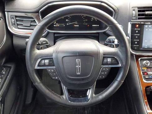 Used 2019 Lincoln Continental Premiere image 32