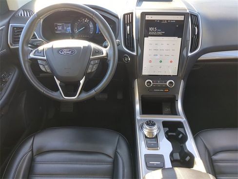 Used 2024 Ford Edge SEL image 16