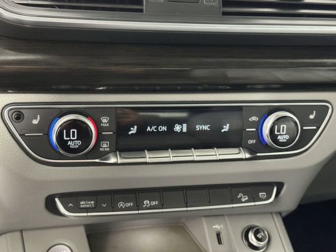 Used 2020 Audi Q5 2.0T Premium AWD/4WD image 19
