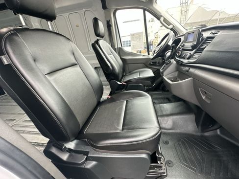 Certified 2023 Ford Transit 250 Medium Roof AWD image 32