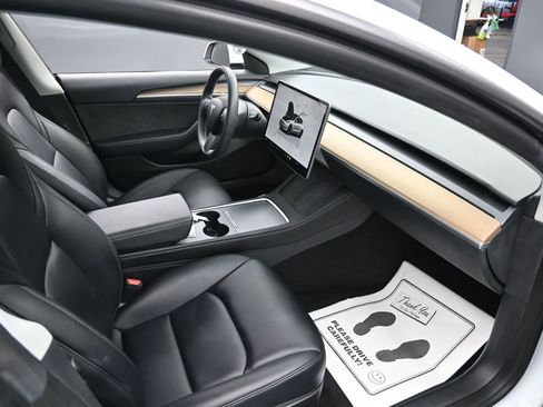 Used 2023 Tesla Model 3 Standard Range RWD image 31