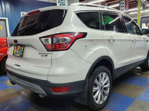 Used 2017 Ford Escape Titanium image 3