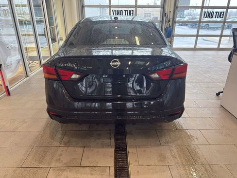 Used 2024 Nissan Altima 2.5 SV image 4