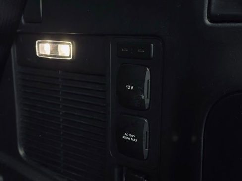 Used 2025 Ford Expedition Active image 11