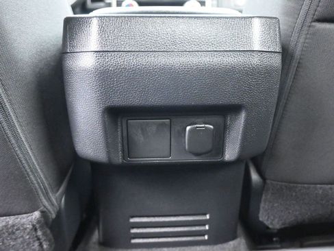 Used 2025 Toyota Tacoma SR image 33