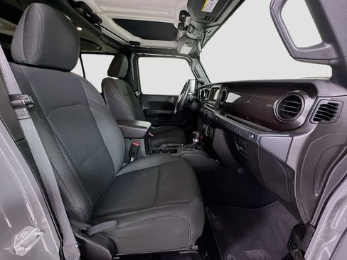 Used 2019 Jeep Wrangler Unlimited Sport w/ Technology Group AWD/4WD image 28