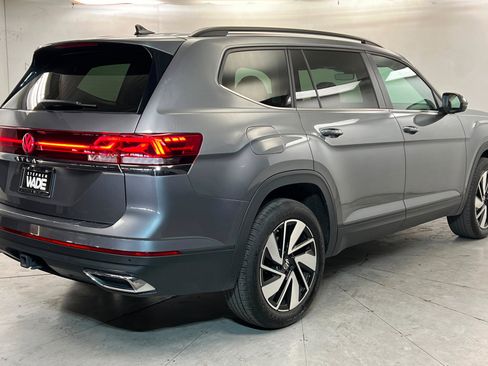 Used 2025 Volkswagen Atlas SE FWD image 5