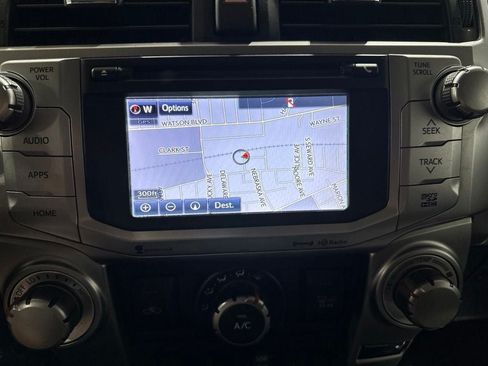Used 2016 Toyota 4Runner SR5 AWD/4WD image 10