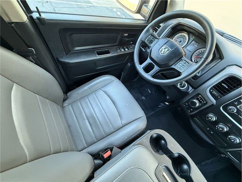 Used 2018 RAM 1500 Express w/ Black Ram 1500 Express Group AWD/4WD image 7