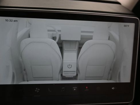 Used 2025 Tesla Model 3 Long Range image 37