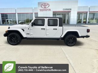 Used 2022 Jeep Gladiator Willys video 2