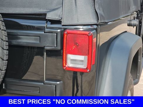 Used 2016 Jeep Wrangler Unlimited Sport w/ Connectivity Group AWD/4WD image 39