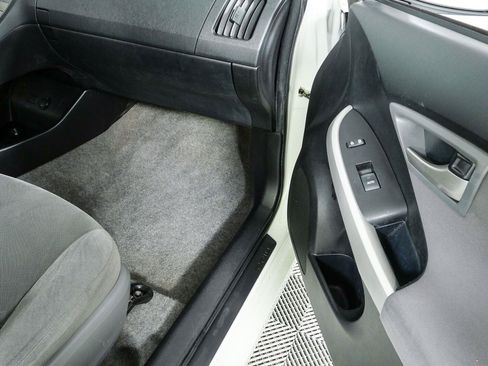 Used 2013 Toyota Prius Two FWD image 21