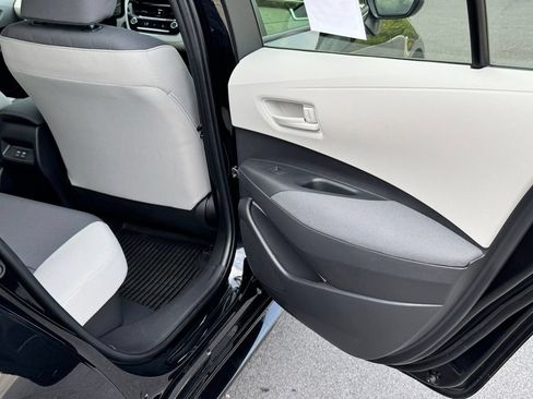 Used 2025 Toyota Corolla LE w/ Convenience Package FWD image 28