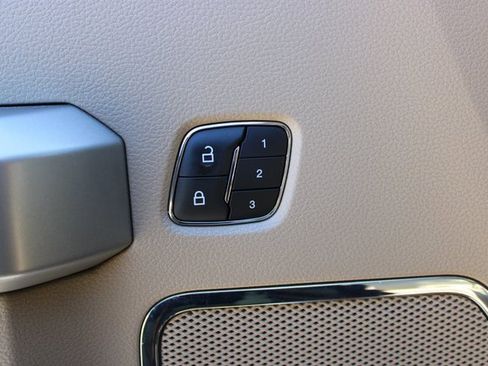 Used 2018 Ford F150 Lariat image 14