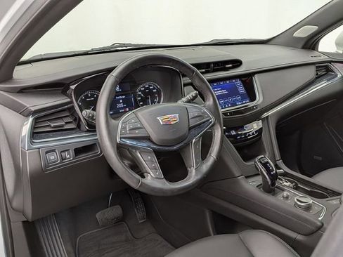 Certified 2023 Cadillac XT5 Premium Luxury AWD/4WD image 9