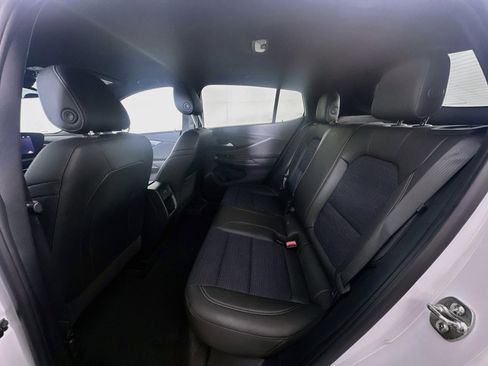 Used 2025 Buick Envista Preferred FWD image 27