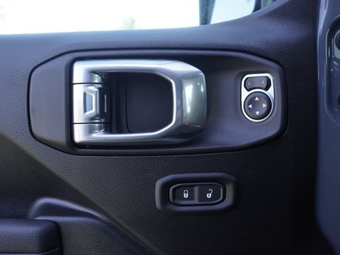 New 2026 Jeep Gladiator Sport AWD/4WD image 11