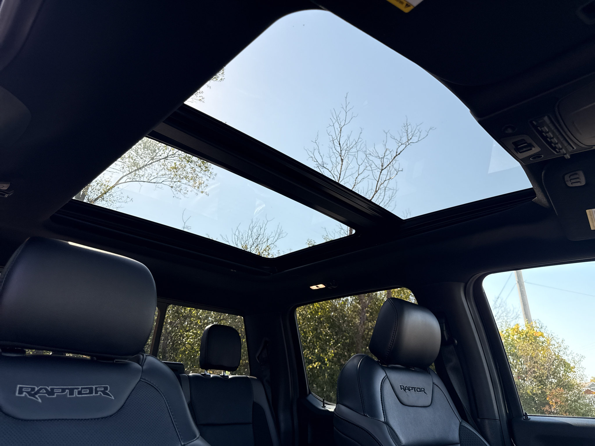 Used 2019 Ford F150 Raptor w/ Equipment Group 802A Luxury AWD/4WD image 38