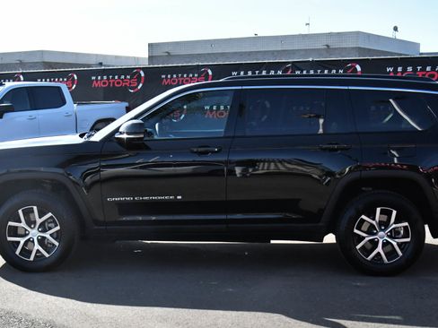 Used 2024 Jeep Grand Cherokee L Limited w/ Luxury Tech Group II image 4