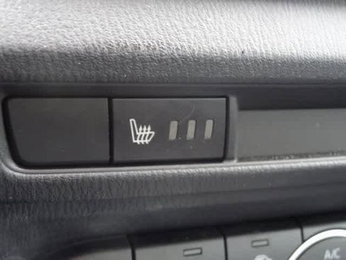 Used 2018 MAZDA MAZDA3 Touring image 9