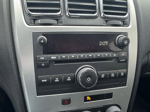 Used 2010 GMC Acadia SLE image 22