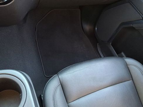 Certified 2025 GMC Sierra 1500 SLT image 30