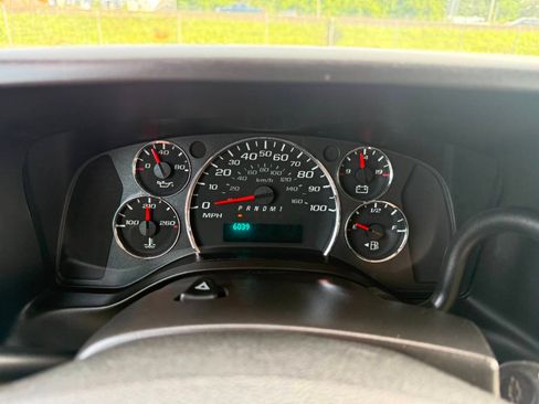 Used 2014 Chevrolet Express 3500 LT w/ LT Preferred Equipment Group RWD image 18